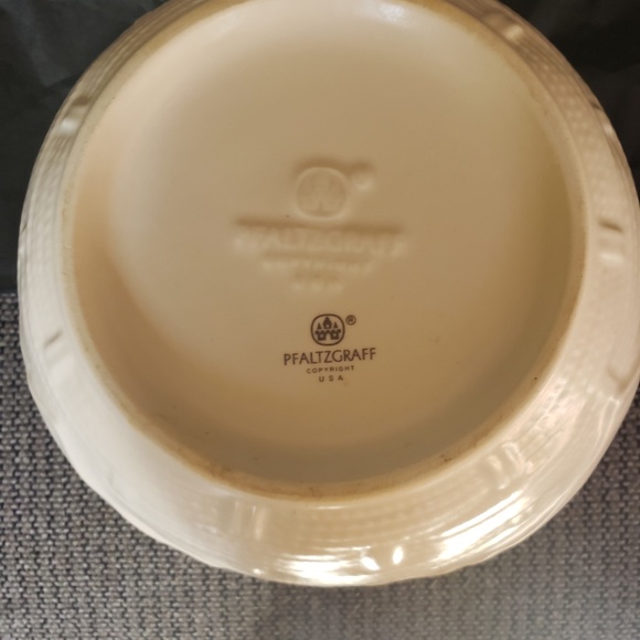 3 Pfaltzgraff Basketweave Serving or Big Cereal Bowl Stoneware 7 1/2' - Picture 7 of 8